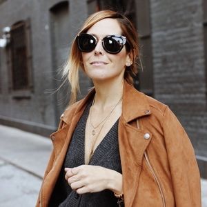 Meet your Posher, Gabriela